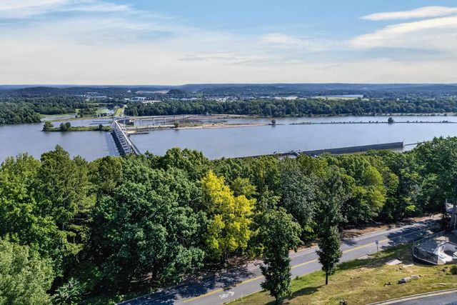 1 Overlook Circle, Little Rock, AR 72207