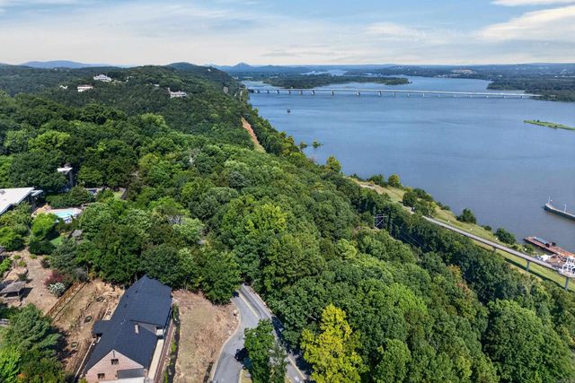 1 Overlook Circle, Little Rock, AR 72207