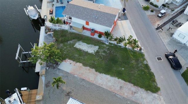 3853 Cherry LN, St. James City, FL 33956