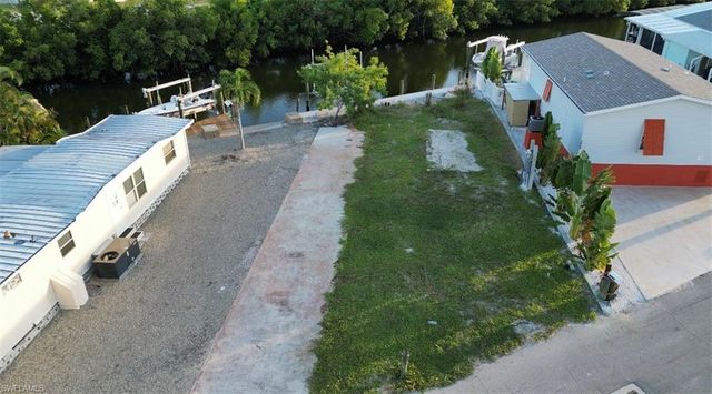 3853 Cherry LN, St. James City, FL 33956