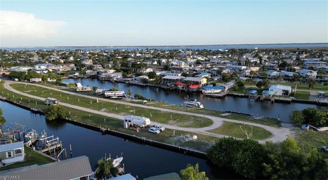 3853 Cherry LN, St. James City, FL 33956