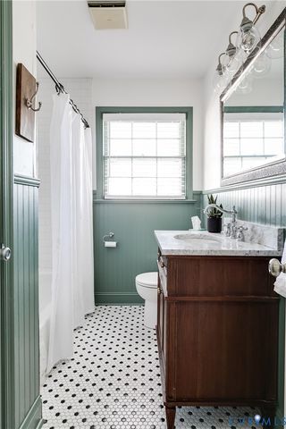 1445 Bargrove Rd, North Chesterfield, VA 23235