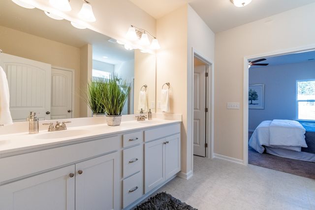 425 Blackjack Oak Court, Clarksville, TN 37042