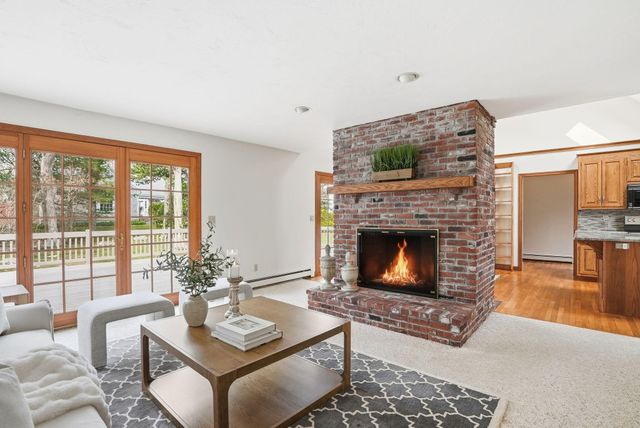 19 Nemasket Road, Falmouth, MA 02540