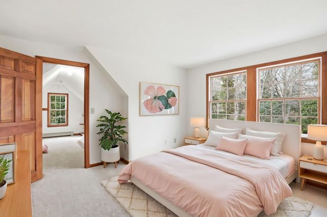 19 Nemasket Road, Falmouth, MA 02540