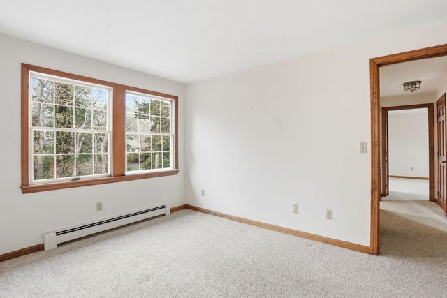 19 Nemasket Road, Falmouth, MA 02540