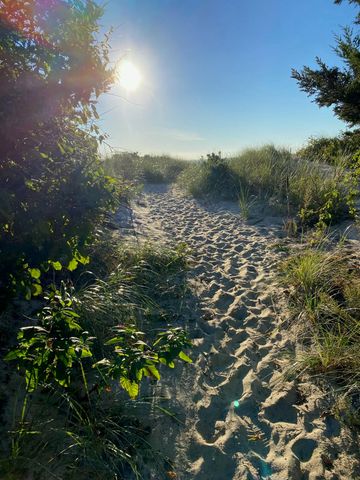 19 Nemasket Road, Falmouth, MA 02540