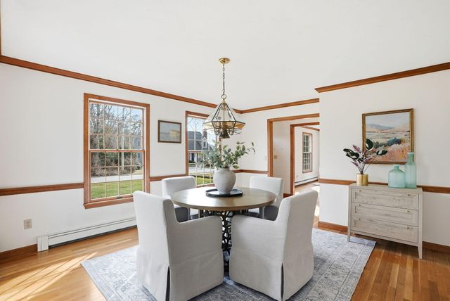 19 Nemasket Road, Falmouth, MA 02540