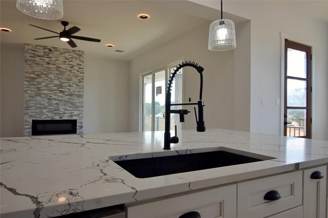 1902 Bay West Blvd BLVD, Horseshoe Bay, TX 78657