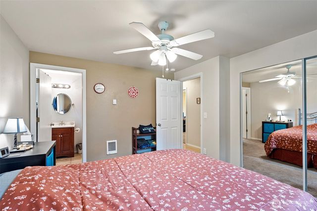 161 E Barnsby Place, Shelton, WA 98584