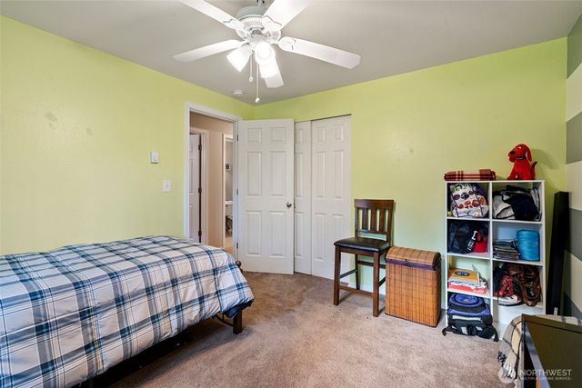 161 E Barnsby Place, Shelton, WA 98584