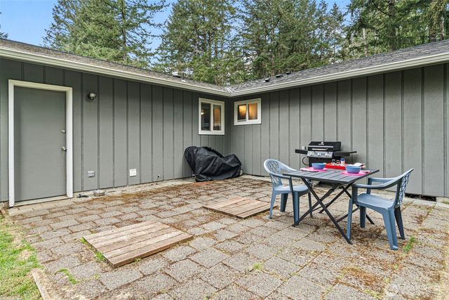 161 E Barnsby Place, Shelton, WA 98584