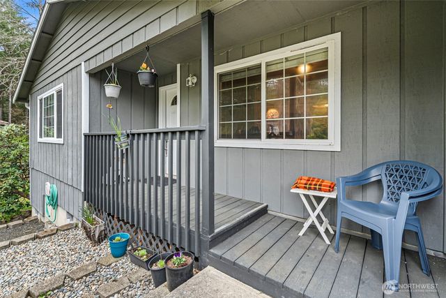161 E Barnsby Place, Shelton, WA 98584