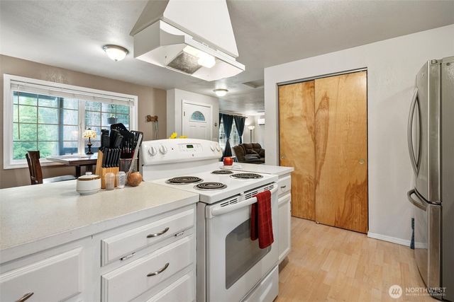 161 E Barnsby Place, Shelton, WA 98584