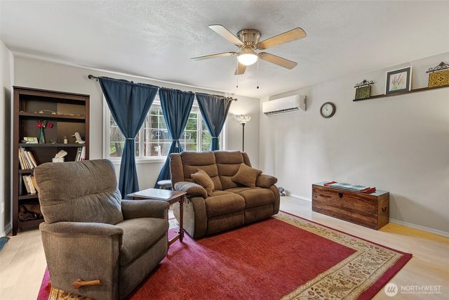 161 E Barnsby Place, Shelton, WA 98584