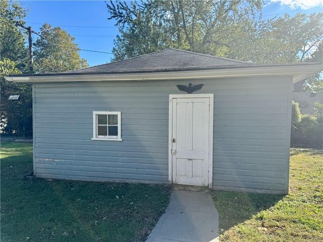 1011 Kickapoo Street, Leavenworth, KS 66048