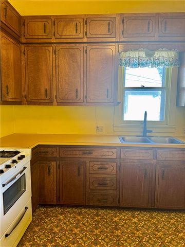 1011 Kickapoo Street, Leavenworth, KS 66048