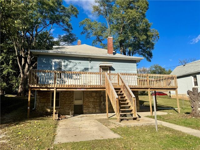 1011 Kickapoo Street, Leavenworth, KS 66048