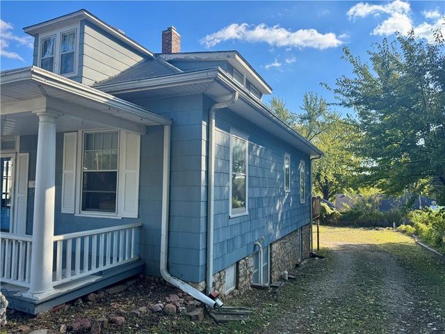 1011 Kickapoo Street, Leavenworth, KS 66048