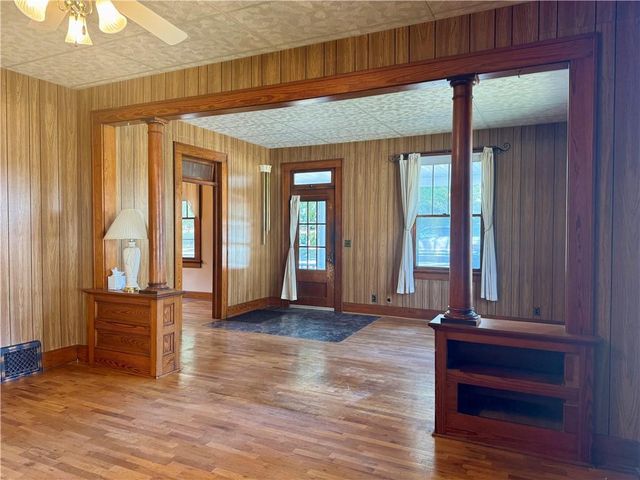 1011 Kickapoo Street, Leavenworth, KS 66048