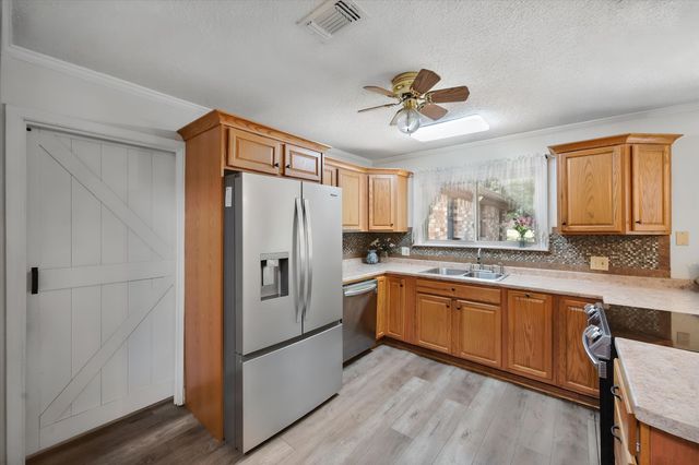 902 Greenbriar Drive, Joshua, TX 76058