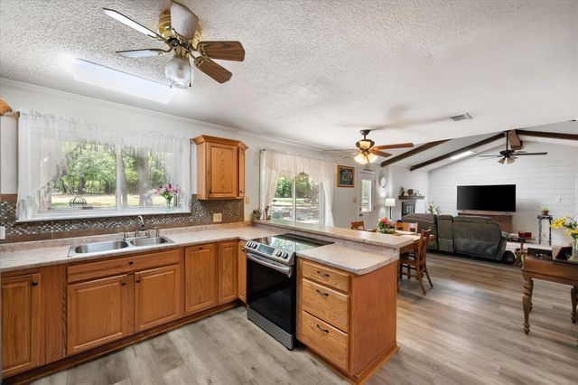 902 Greenbriar Drive, Joshua, TX 76058