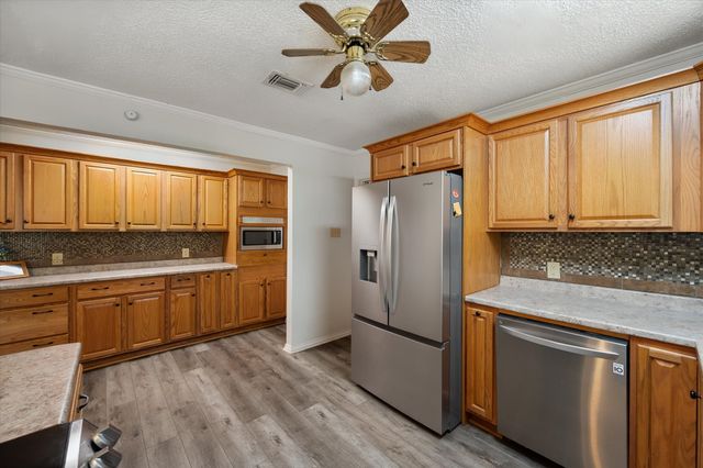 902 Greenbriar Drive, Joshua, TX 76058