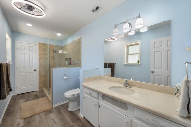902 Greenbriar Drive, Joshua, TX 76058