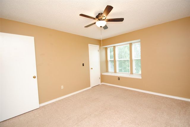 1022 Pearl Lane, Eagle Lake, TX 77434