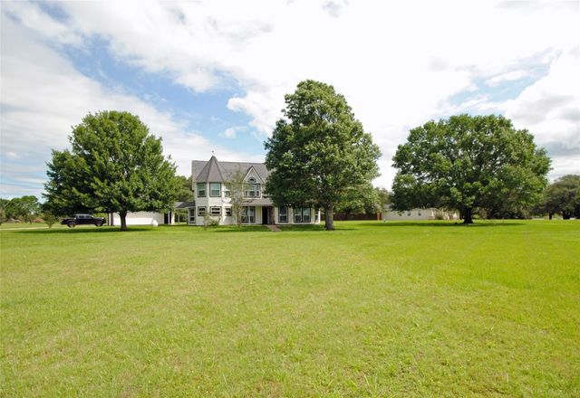 1022 Pearl Lane, Eagle Lake, TX 77434