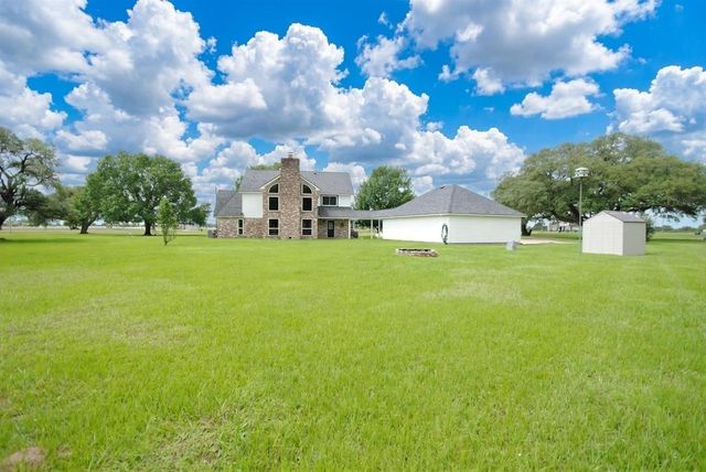 1022 Pearl Lane, Eagle Lake, TX 77434