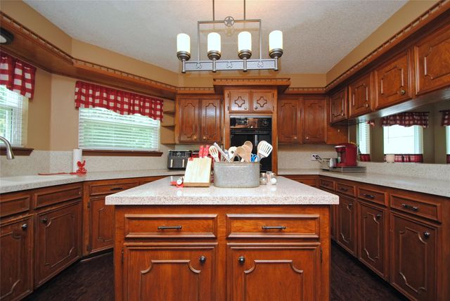 1022 Pearl Lane, Eagle Lake, TX 77434