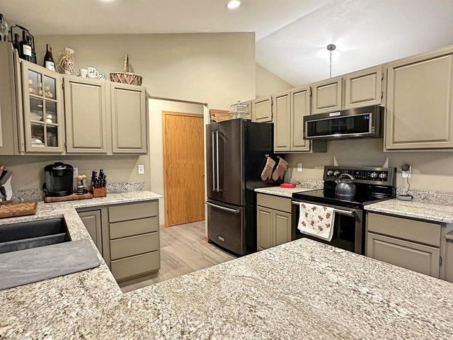 3806 Goldenrod Place, Janesville, WI 53546