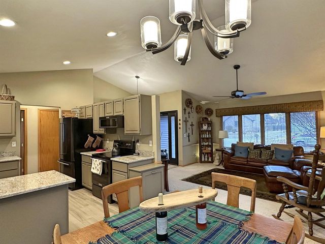 3806 Goldenrod Place, Janesville, WI 53546