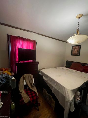 5570 Farmbrook Street, Detroit, MI 48224