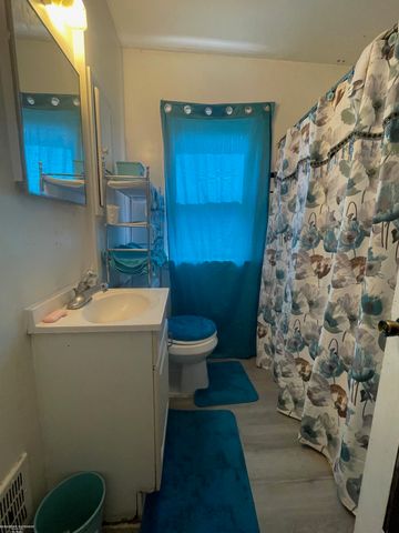 5570 Farmbrook Street, Detroit, MI 48224