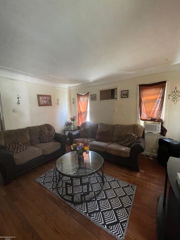 5570 Farmbrook Street, Detroit, MI 48224