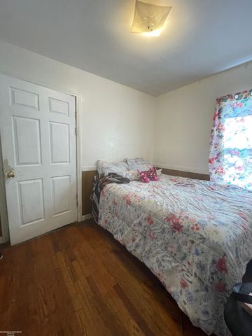 5570 Farmbrook Street, Detroit, MI 48224