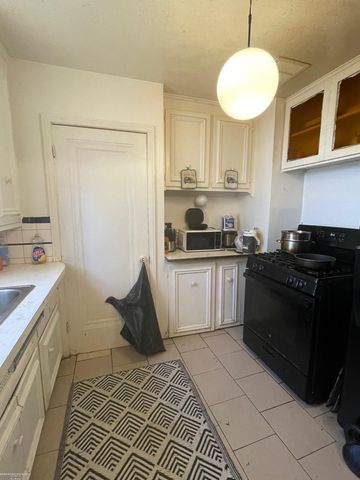 5570 Farmbrook Street, Detroit, MI 48224