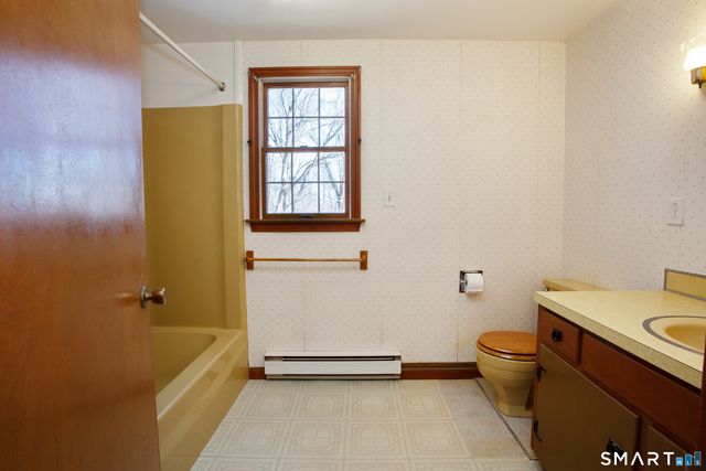 10 Shingle Mill Drive, Canton, CT 06019