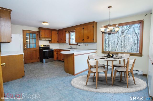 10 Shingle Mill Drive, Canton, CT 06019