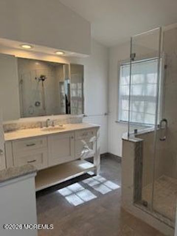 325 Towne Drive 11-5, Manalapan, NJ 07726