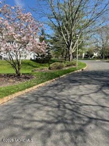 325 Towne Drive 11-5, Manalapan, NJ 07726