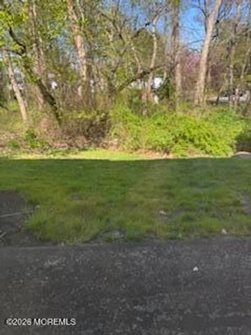 325 Towne Drive 11-5, Manalapan, NJ 07726