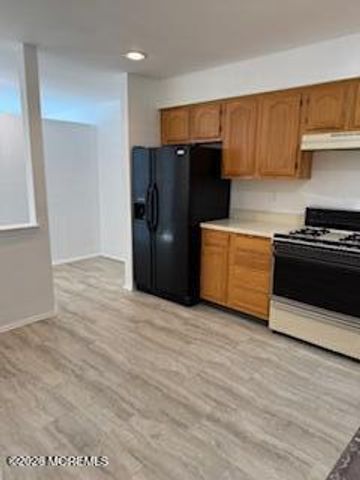 325 Towne Drive 11-5, Manalapan, NJ 07726