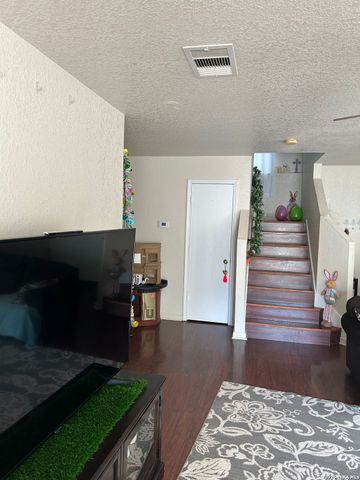 10058 Sungate Park, San Antonio, TX 78245