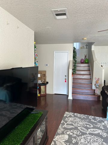 10058 Sungate Park, San Antonio, TX 78245