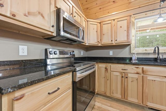 305 Woodcrest Drive, Murphy, NC 28906