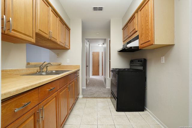7019 GREENBERRY DR, San Antonio, TX 78227