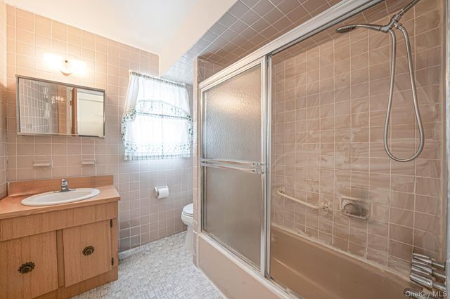 23 Evergreen Drive, Lindenhurst, NY 11757